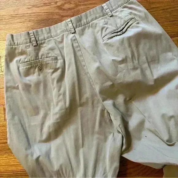 J.Crew khaki pleated men’s 40X32 - Picture 5 of 7